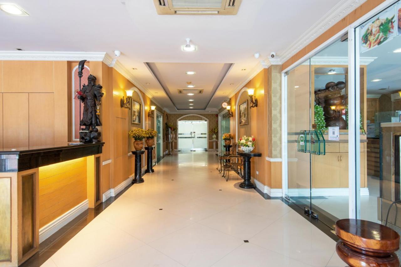 Hotel Metro Point Bangkok Esterno foto