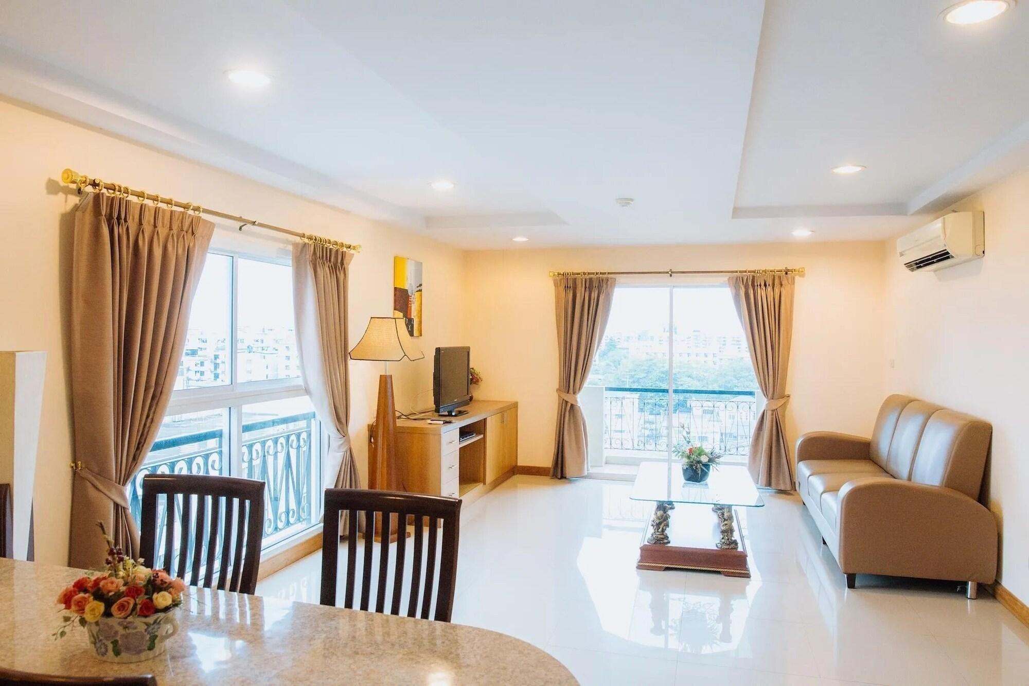 Hotel Metro Point Bangkok Esterno foto